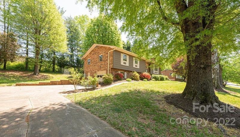 406 Parlier Ave NE, Conover, NC 28613