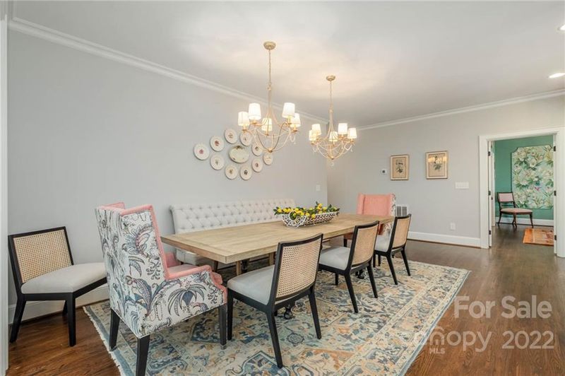 1317 Meadowood Ln, Charlotte, NC 28211