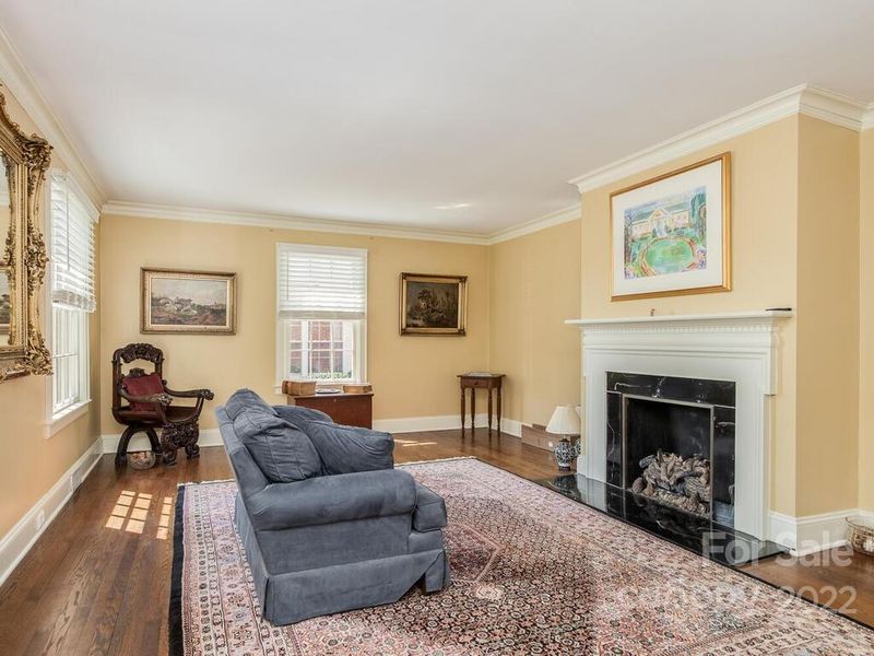 1418 Biltmore Dr, Charlotte, NC 28207