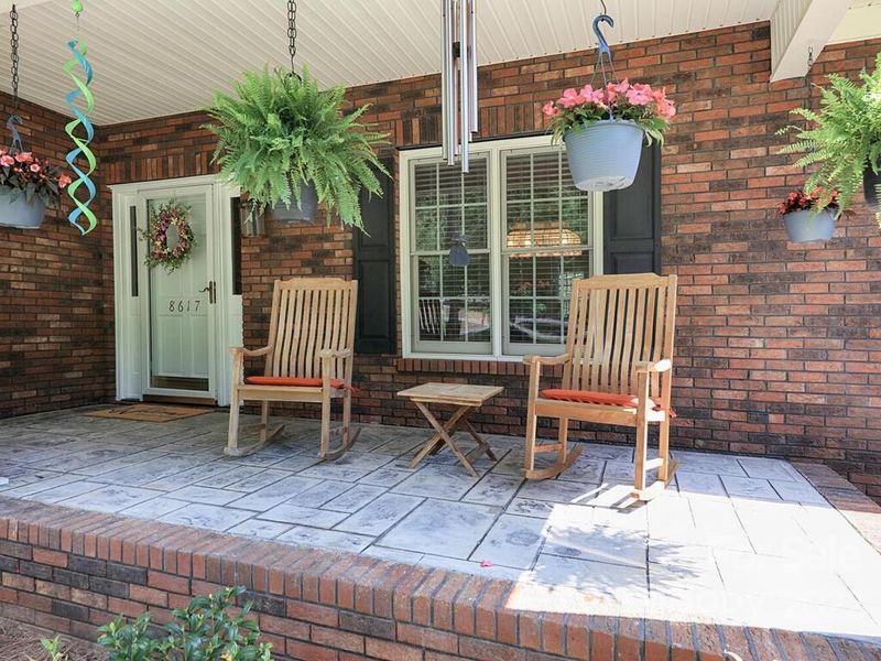8617 Oldenburg Dr, Mount Pleasant, NC 28124