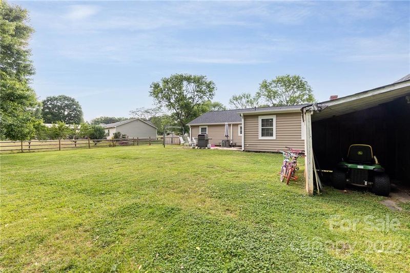 4509 Regal Oaks Rd, Gastonia, NC 28056