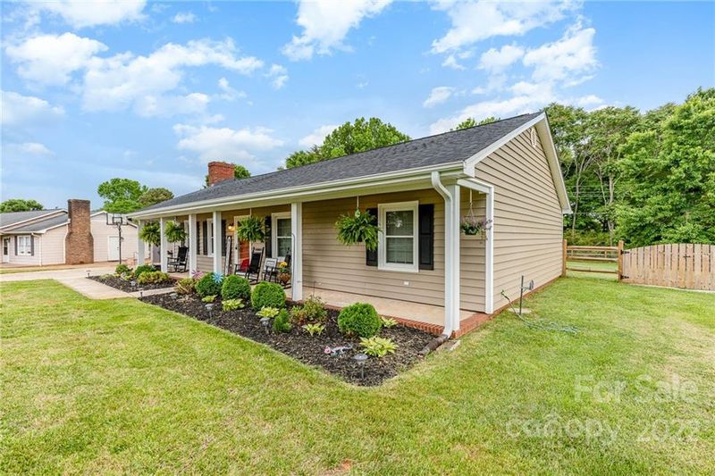 4509 Regal Oaks Rd, Gastonia, NC 28056