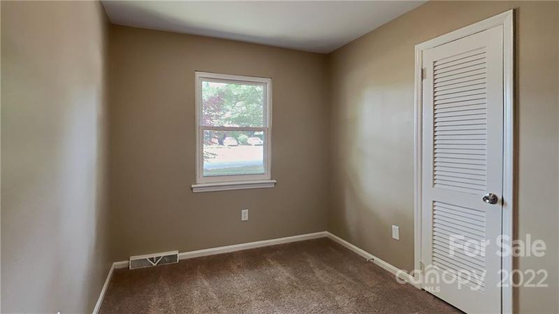 1003 Holly Dr, Gastonia, NC 28054