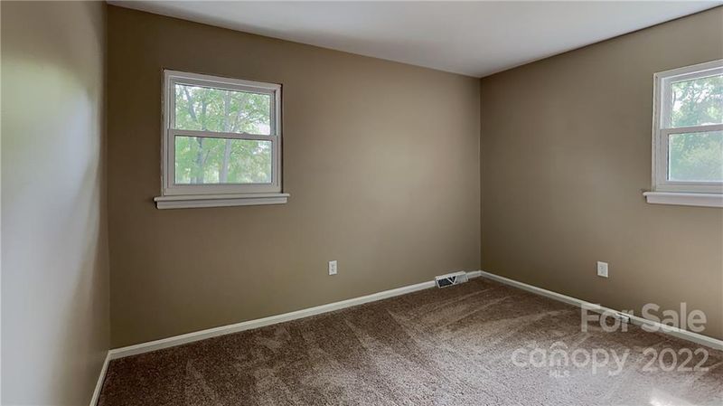 1003 Holly Dr, Gastonia, NC 28054