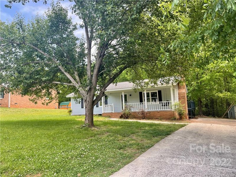 113 Walnut St, Lowell, NC 28098