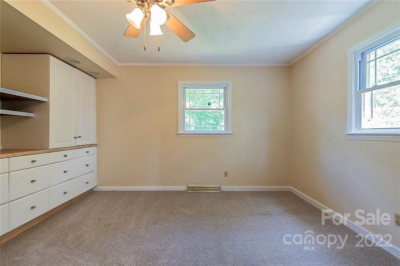 4106 Greenhaven Ln, Gastonia, NC 28056