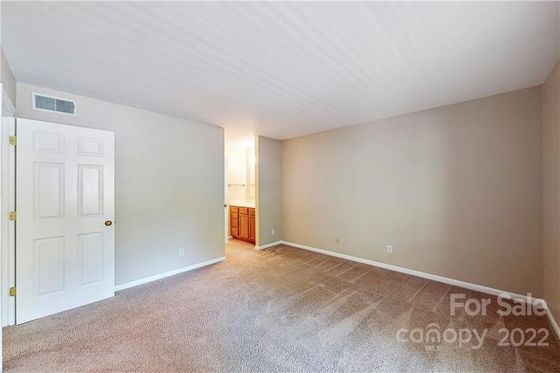 5724 Dockside Dr, Charlotte, NC 28227