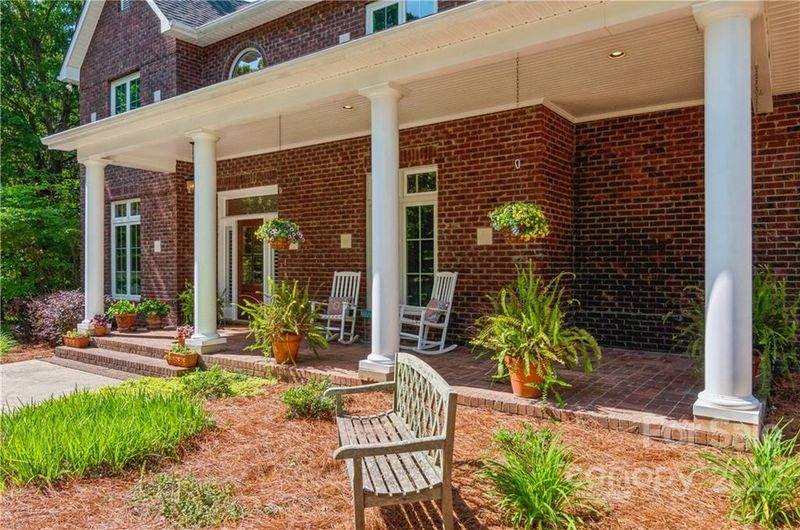 7015 High Oaks Dr, Matthews, NC 28104