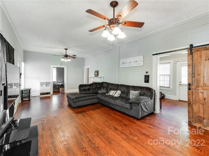 139 Leo Dr, Mount Holly, NC 28120