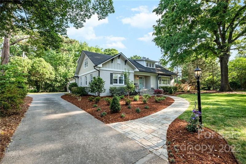 936 Bridlepath Ln, Charlotte, NC 28211