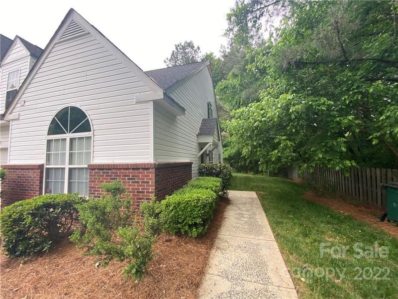 10267 University Park Ln, Charlotte, NC 28213