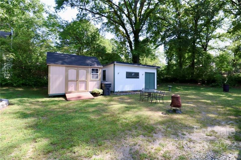 502 W Carpenter St, Dallas, NC 28034