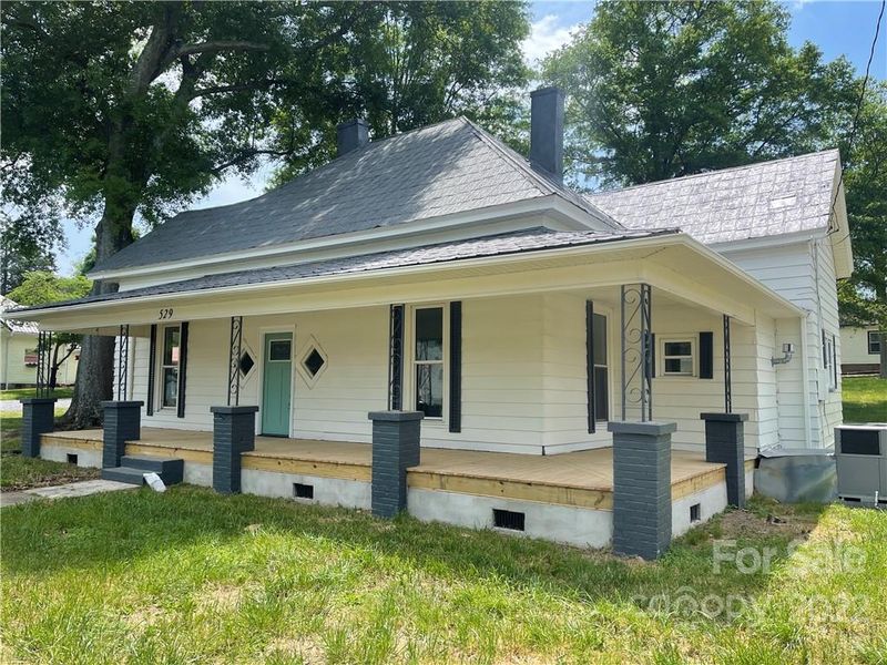 529 Grove St, Lincolnton, NC 28092