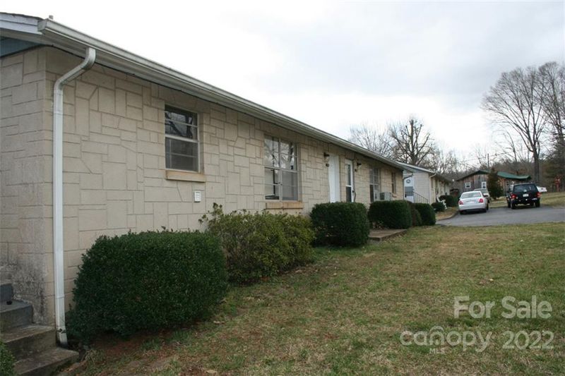 2964 Old Shelby Rd #3, Hickory, NC 28602