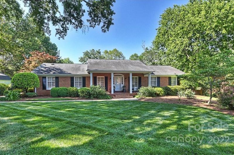 5547 Lansing Dr, Charlotte, NC 28270
