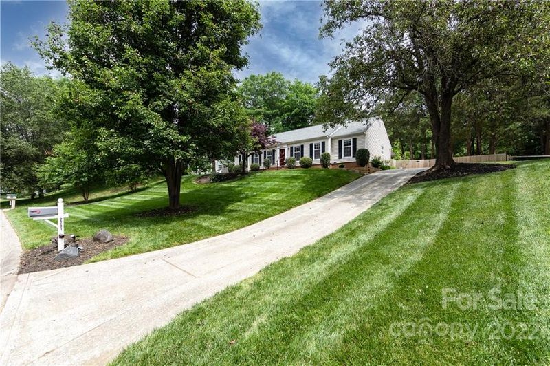 2731 Lawton Bluff Rd, Charlotte, NC 28226