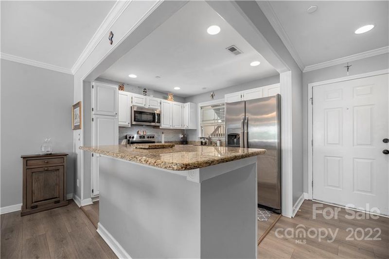 9709 Emerald Point Dr #5, Charlotte, NC 28278