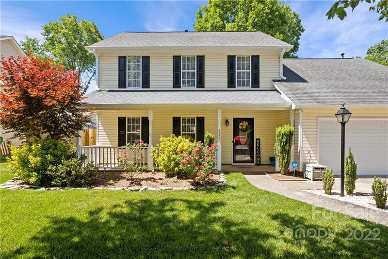 3727 Glen Lyon Dr, Matthews, NC 28105
