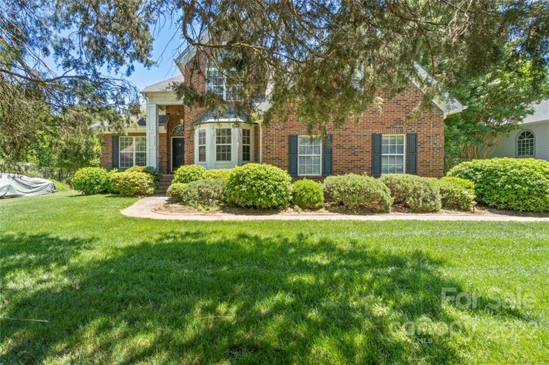 4268 Pointe Norman Dr, Sherrills Ford, NC 28673