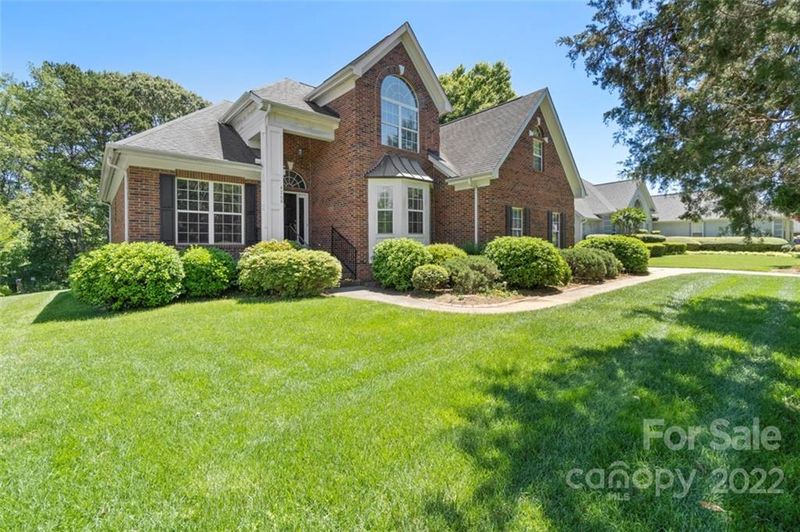 4268 Pointe Norman Dr, Sherrills Ford, NC 28673
