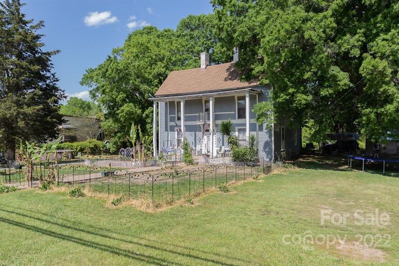 500 Mountain St, Cherryville, NC 28021