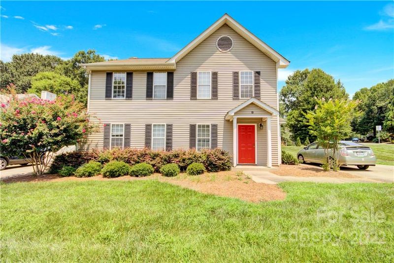 821 Selwyn Oaks Ct, Charlotte, NC 28209