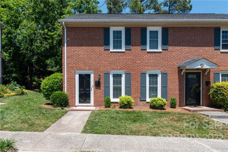 8014 Regent Park Ln, Charlotte, NC 28210
