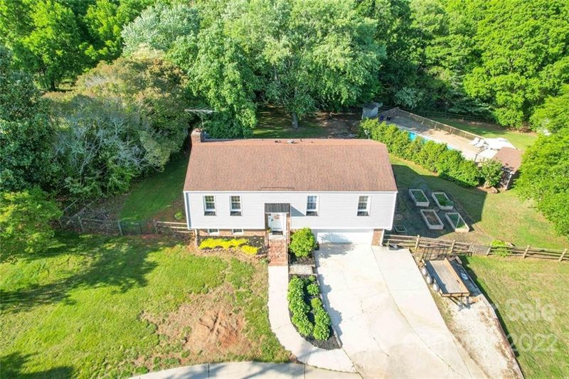 2105 Stallings Rd, Harrisburg, NC 28075