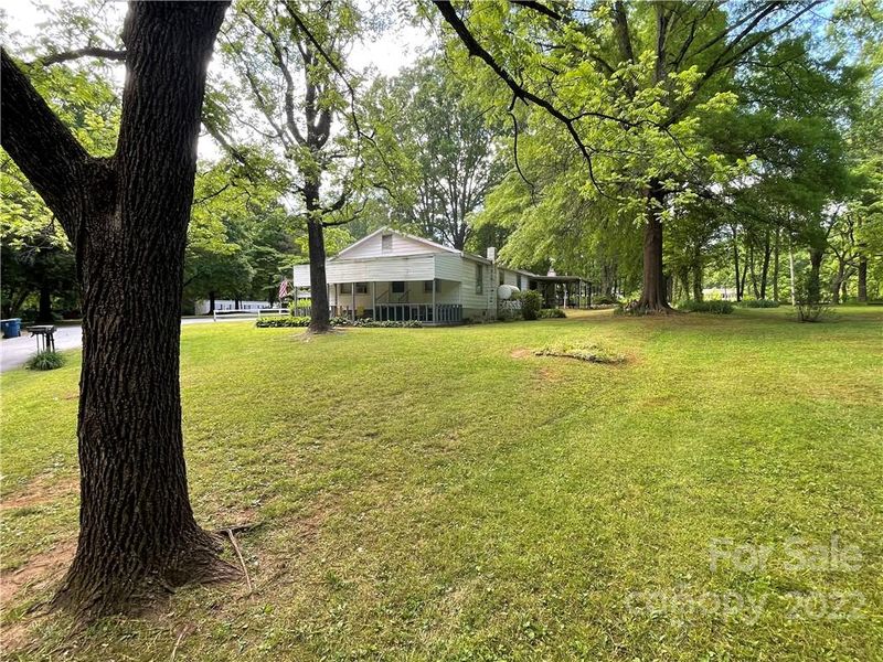 110 E Holly St, Maiden, NC 28650