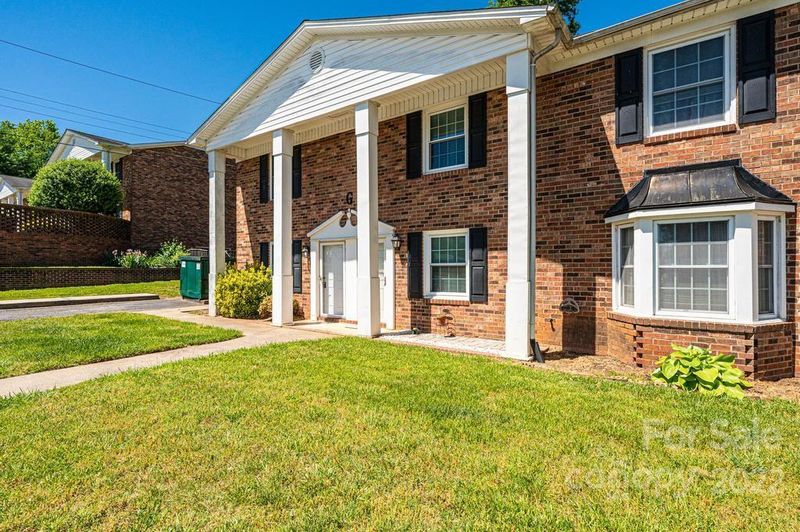 175 17th St NW #G-1, Hickory, NC 28601