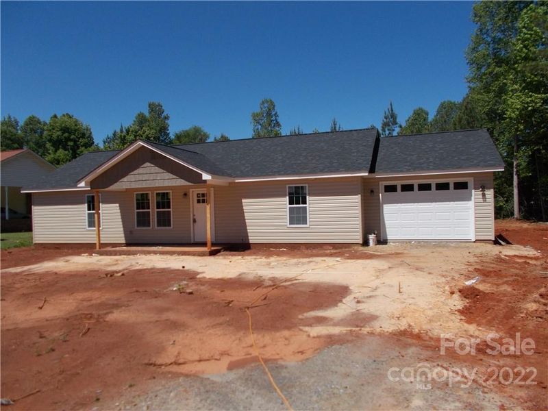 687 Blossom Rd, Lincolnton, NC 28092