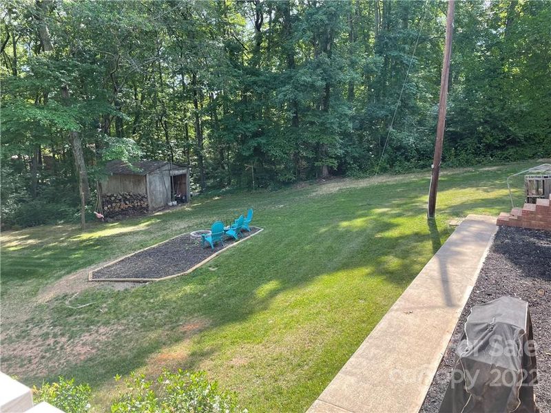 212 Pinewood Dr, Lincolnton, NC 28092