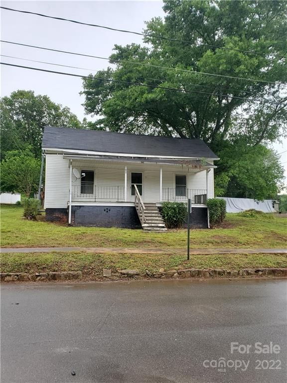209 River St, High Shoals, NC 28077