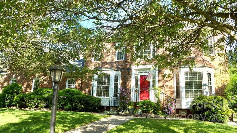 2704 Lamplighter Dr, Kannapolis, NC 28081