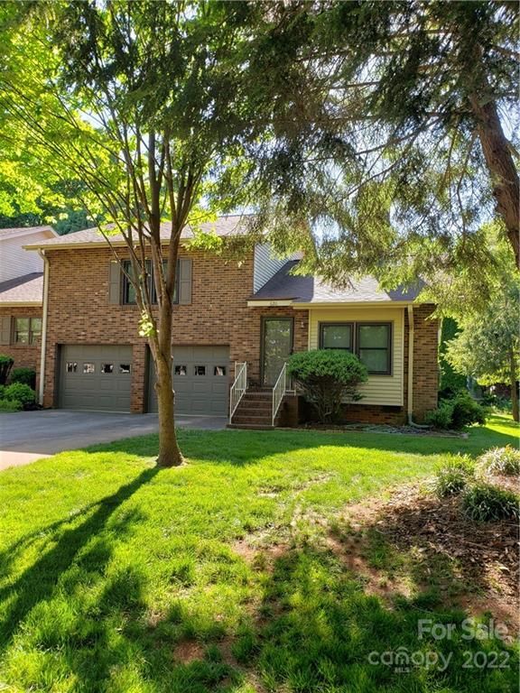 620 6th Street Cir, Conover, NC 28613