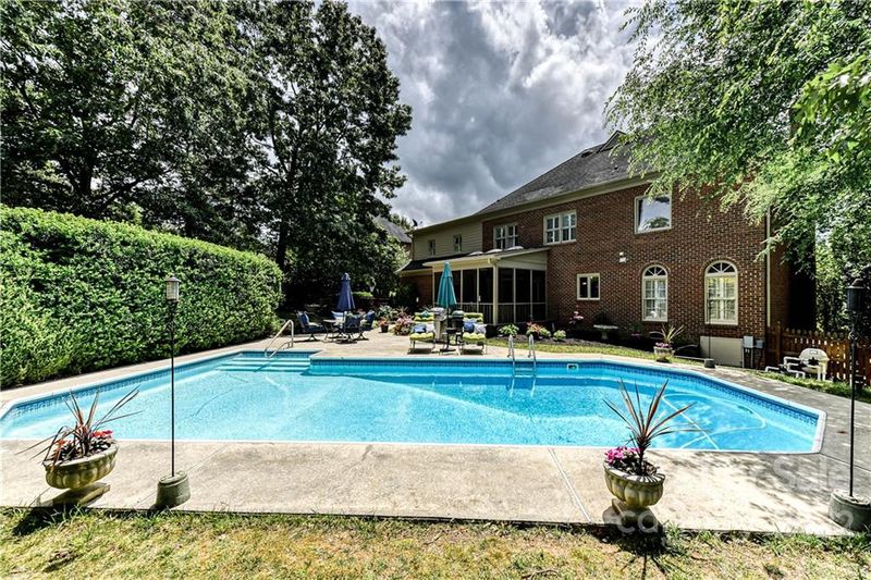 7309 Kennington Ct, Charlotte, NC 28270