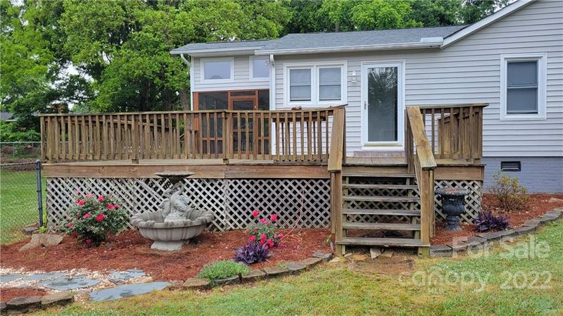 706 E 23rd St, Kannapolis, NC 28083