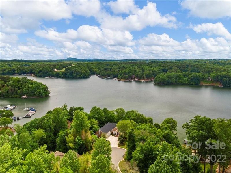 124 Highland View Dr, Statesville, NC 28677