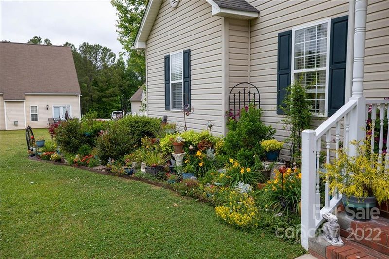 860 Robertson Rd E, Rock Hill, SC 29730