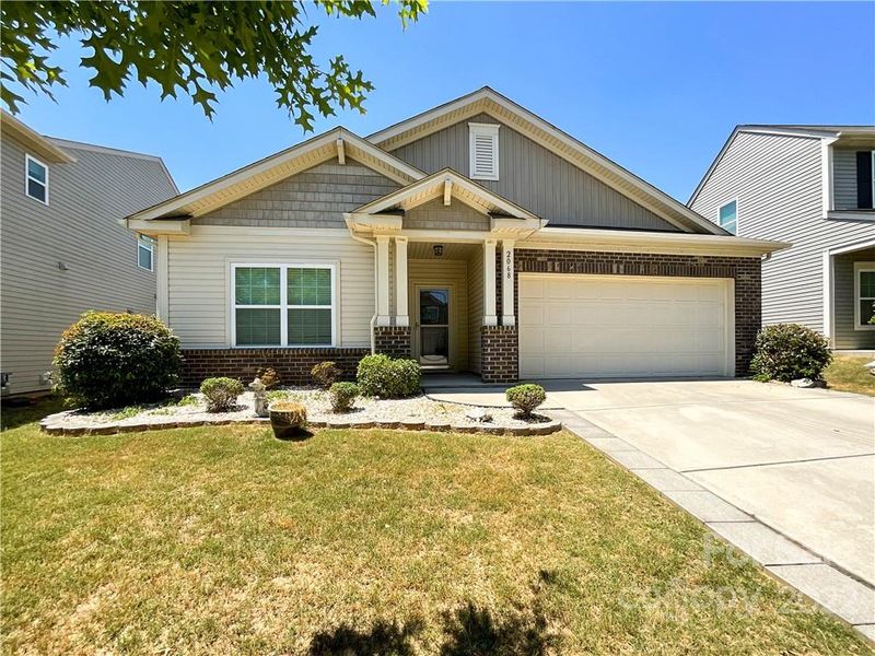2068 Blue Iris Dr, Matthews, NC 28104