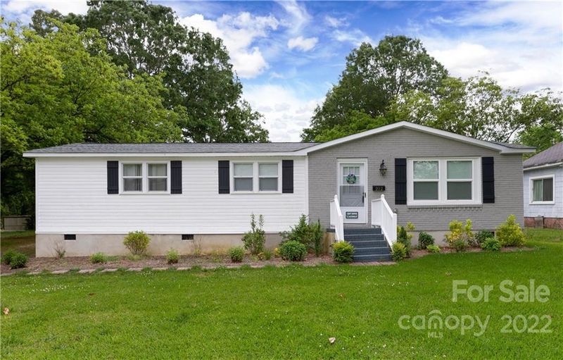 212 Charlotte St, York, SC 29745