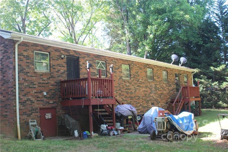 117 4th Ave NE, Conover, NC 28613