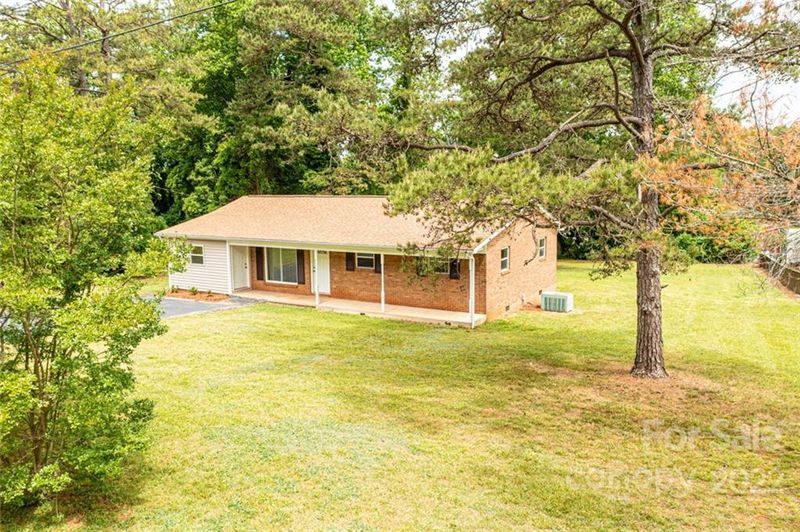 2282 Arbor Ln, Newton, NC 28658