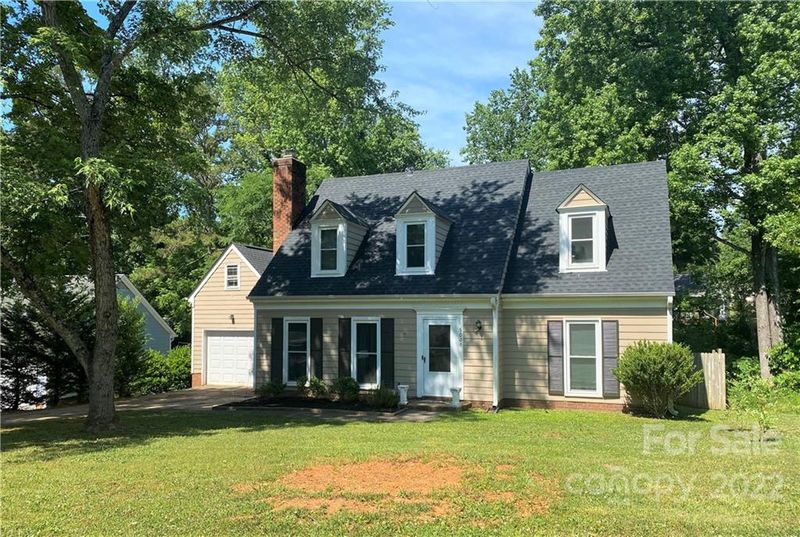 5006 Rivergreen Ln, Charlotte, NC 28227