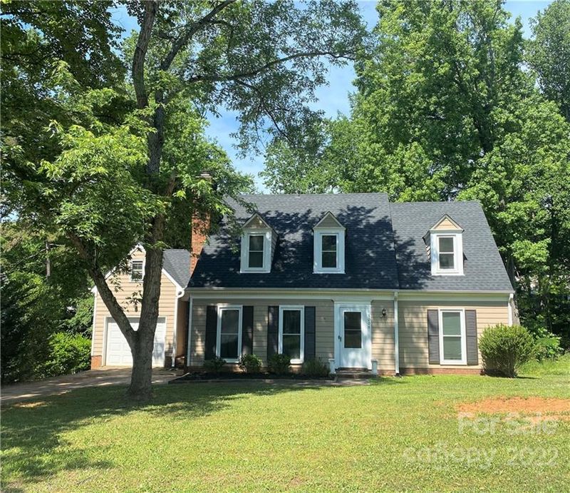5006 Rivergreen Ln, Charlotte, NC 28227