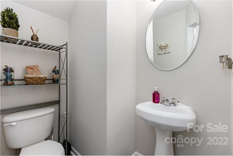 13704 Stringfellow Ln, Charlotte, NC 28278