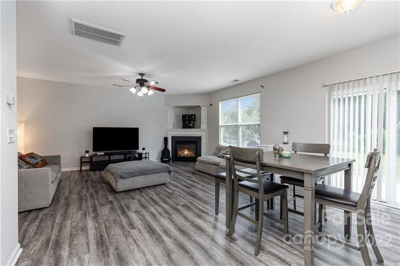 13704 Stringfellow Ln, Charlotte, NC 28278