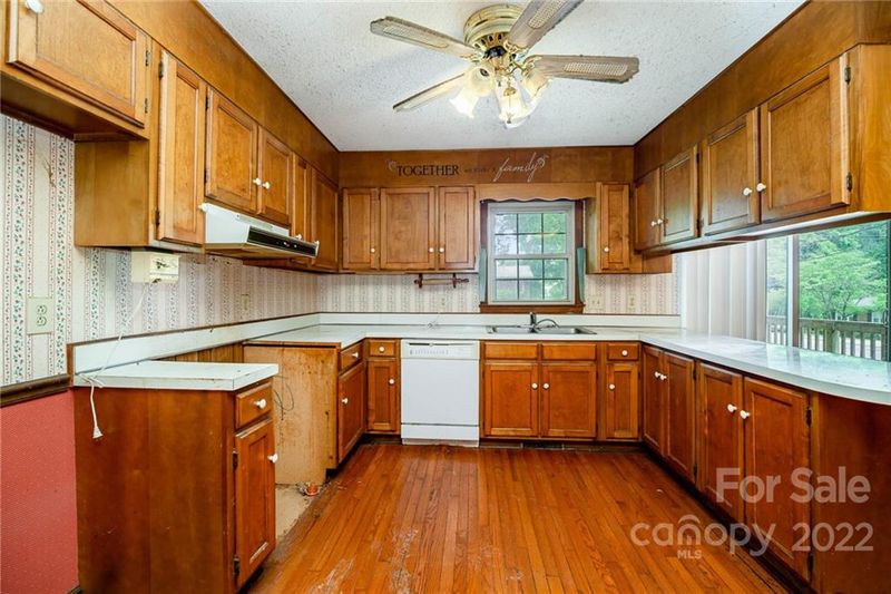 300 Windy Rush Rd, Kannapolis, NC 28081