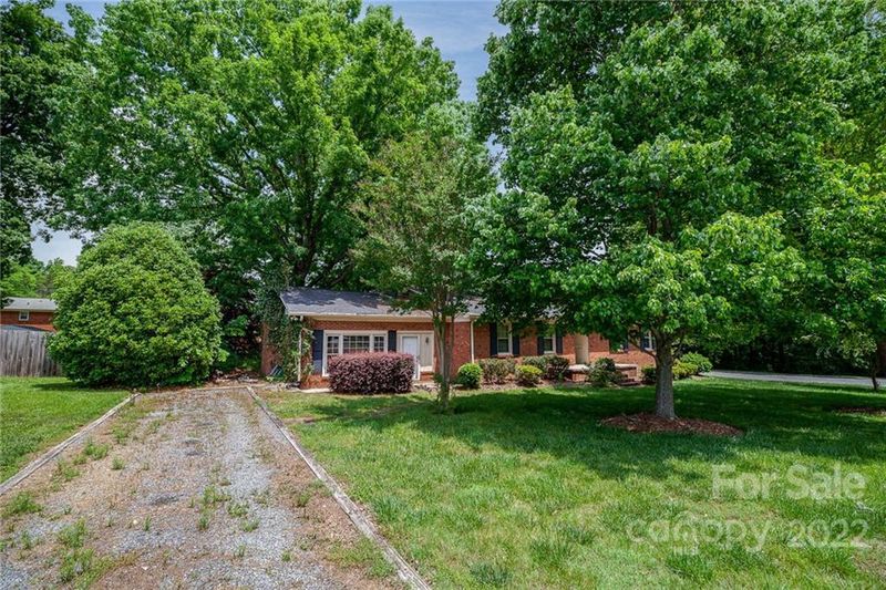 300 Windy Rush Rd, Kannapolis, NC 28081