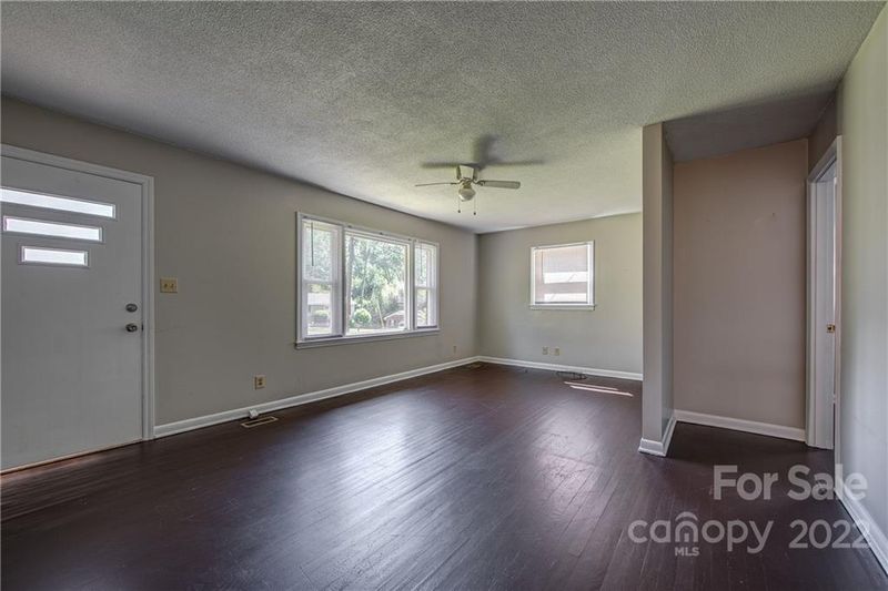 209 Point Cir, Belmont, NC 28012